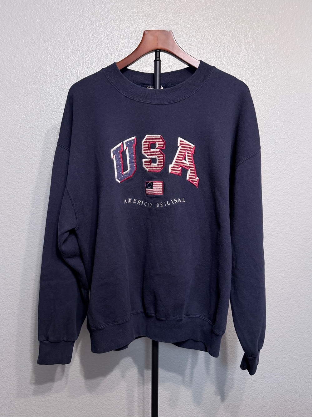 Vintage 90s USA American Flag Embroidered Navy Blue Sweatshirt - Unisex XL